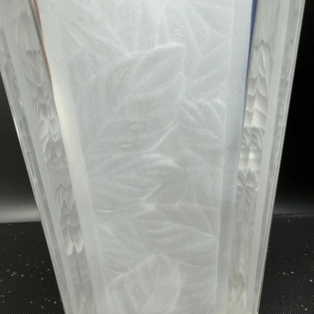 Mikasa Garden Splendor Square Vase‎ Frosted Leaf Crystal Japan New in Box Clear